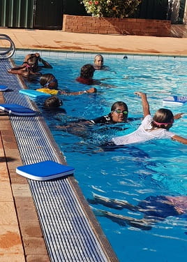 Children in the pool at Mt Magnet