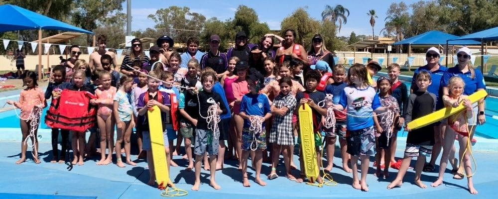 Group photo of children at swimming carnival