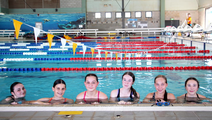 group of Kalgoorlie girls at a Bronze Medallion course
