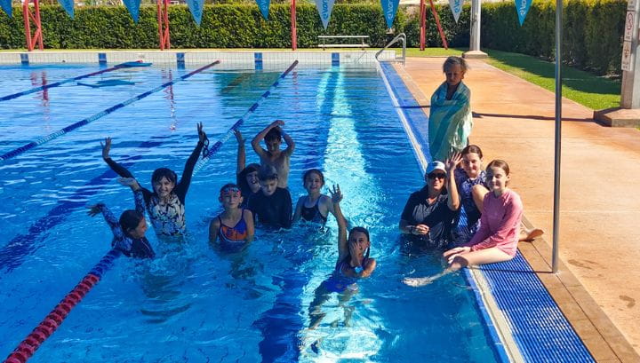 Onslow Swim School students at the pool